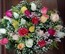 Bouquet 24 rosas colorido com astromélias 